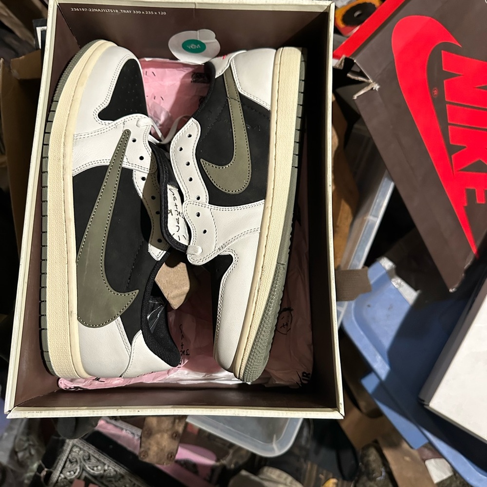 Nike Men's Black, White, and Olive Sneakers